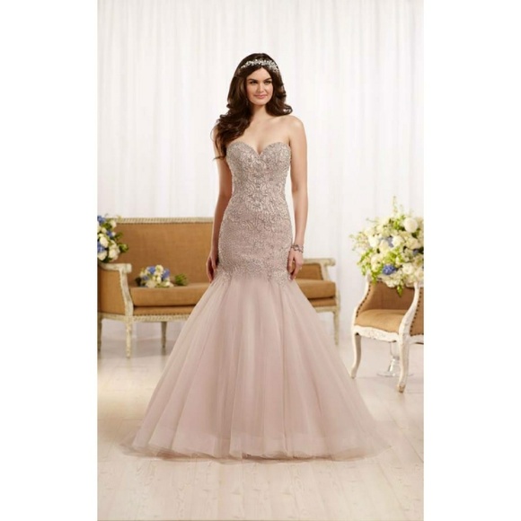 NEW ESSENCE OF AUSTRALIA Wedding Dress - Picture 1 of 2
